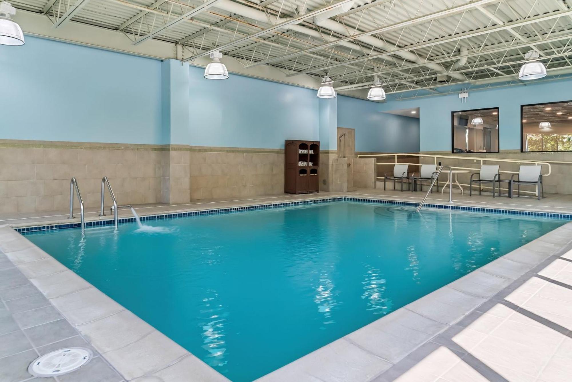 Holiday Inn Express & Suites Detroit - Novi By Ihg Ngoại thất bức ảnh