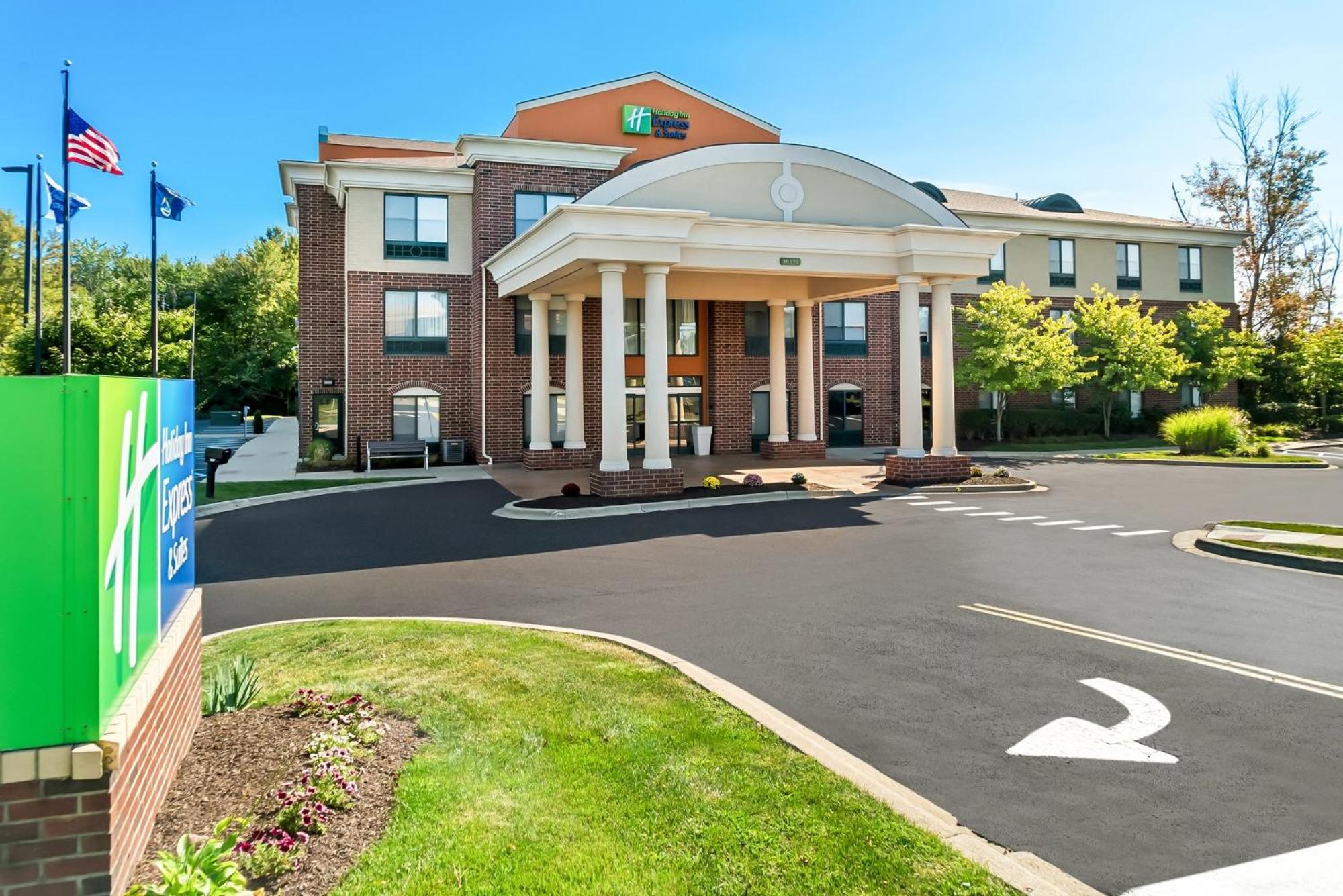 Holiday Inn Express & Suites Detroit - Novi By Ihg Ngoại thất bức ảnh