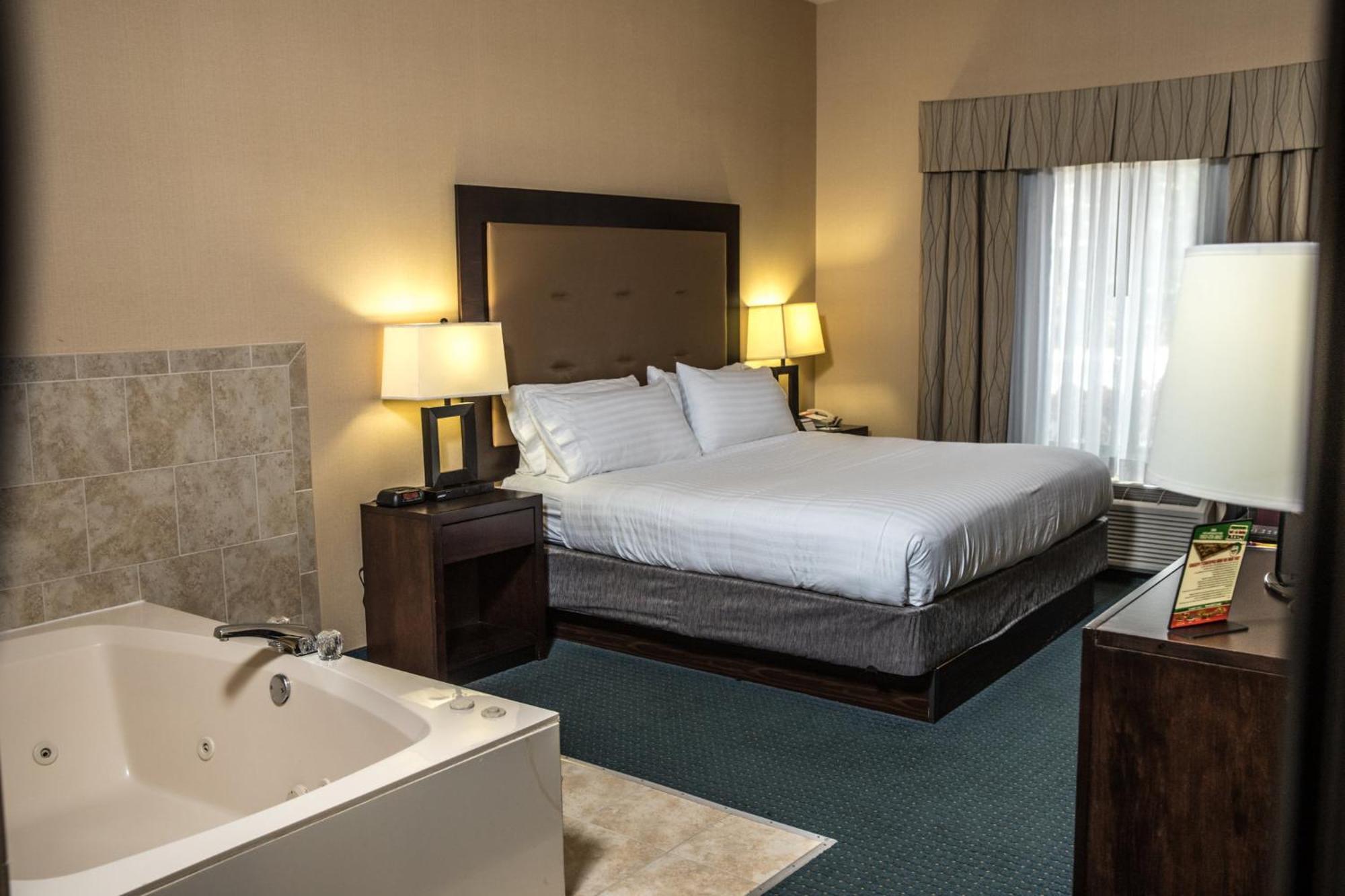 Holiday Inn Express & Suites Detroit - Novi By Ihg Ngoại thất bức ảnh
