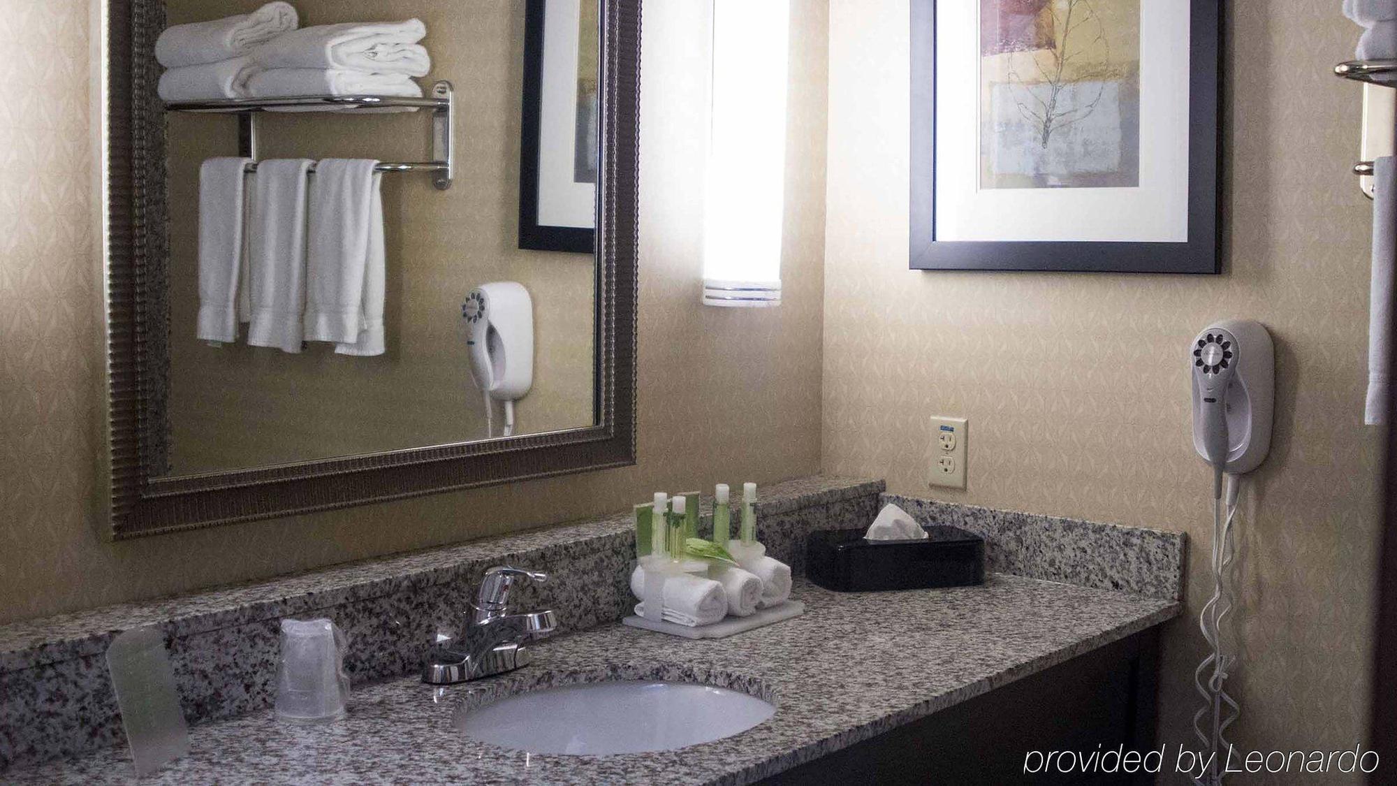 Holiday Inn Express & Suites Detroit - Novi By Ihg Ngoại thất bức ảnh